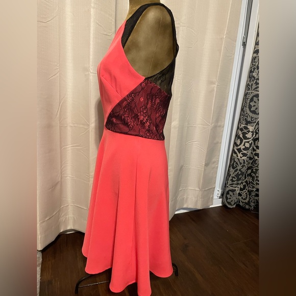 Betsy Johnson size 6 women’s dress. - Picture 7 of 10